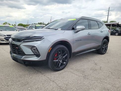 Used 2025 Chevrolet Blazer RS w/ Driver Confidence II Package FWD image 2