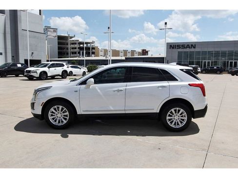 Used 2019 Cadillac XT5 FWD image 3