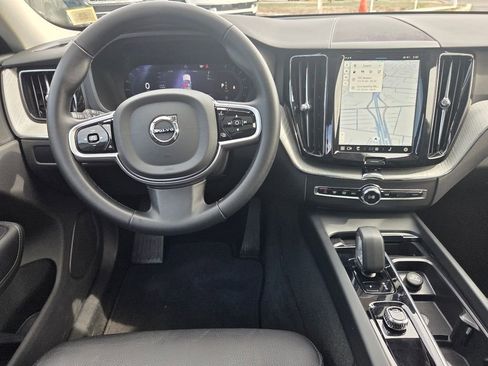Used 2025 Volvo XC60 B5 Plus image 13