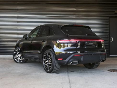 Certified 2026 Porsche Macan AWD/4WD image 3