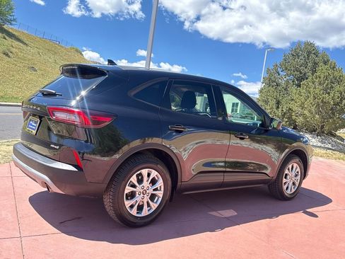 Certified 2025 Ford Escape Active AWD/4WD image 9