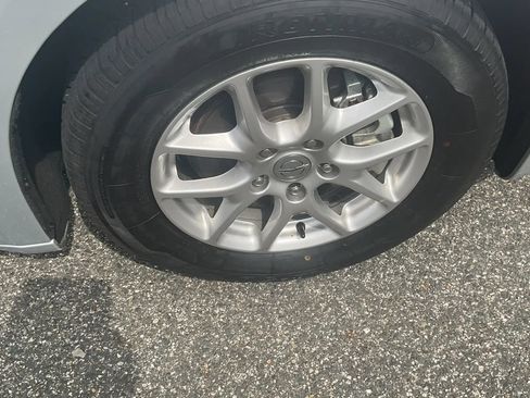 Used 2024 Chrysler Pacifica Touring-L FWD image 12
