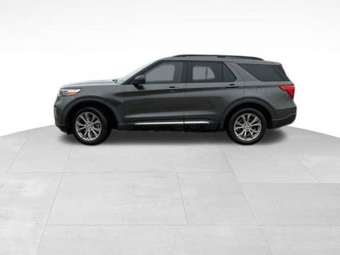 Used 2020 Ford Explorer XLT w/ Equipment Group 202A image 3