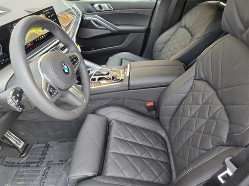 New 2026 BMW X6 xDrive40i w/ Climate Comfort Package image 14
