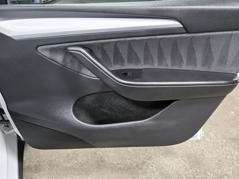 Used 2023 Tesla Model Y Long Range image 49