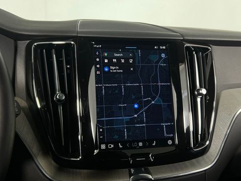 Used 2025 Volvo XC60 B5 Plus image 15