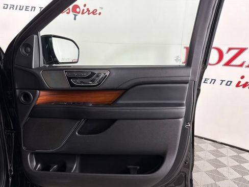 Used 2018 Lincoln Navigator L Reserve w/ Technology Package AWD/4WD image 38