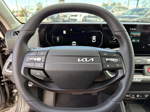New 2025 Kia K4 EX image 24