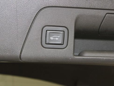 Used 2023 Buick Envision Essence AWD/4WD image 31