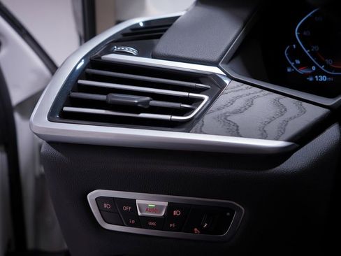 Used 2022 BMW X7 xDrive40i w/ Parking Assistance Package image 20