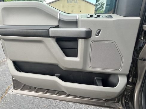 Used 2019 Ford F150 XLT w/ Equipment Group 302A Luxury AWD/4WD image 7