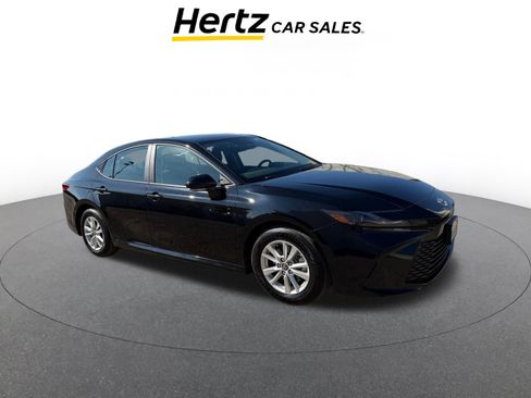 Used 2025 Toyota Camry LE image 1
