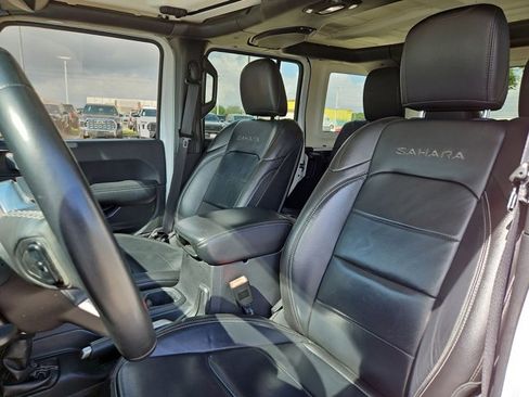 Used 2018 Jeep Wrangler Unlimited Sahara image 17