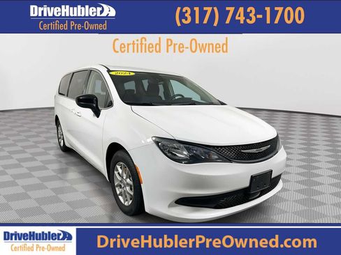 Used 2024 Chrysler Voyager LX image 1