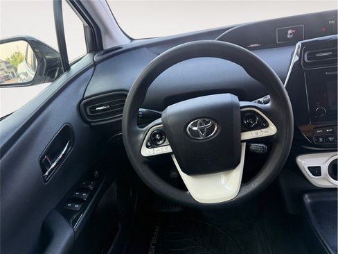 Used 2017 Toyota Prius Two FWD image 12