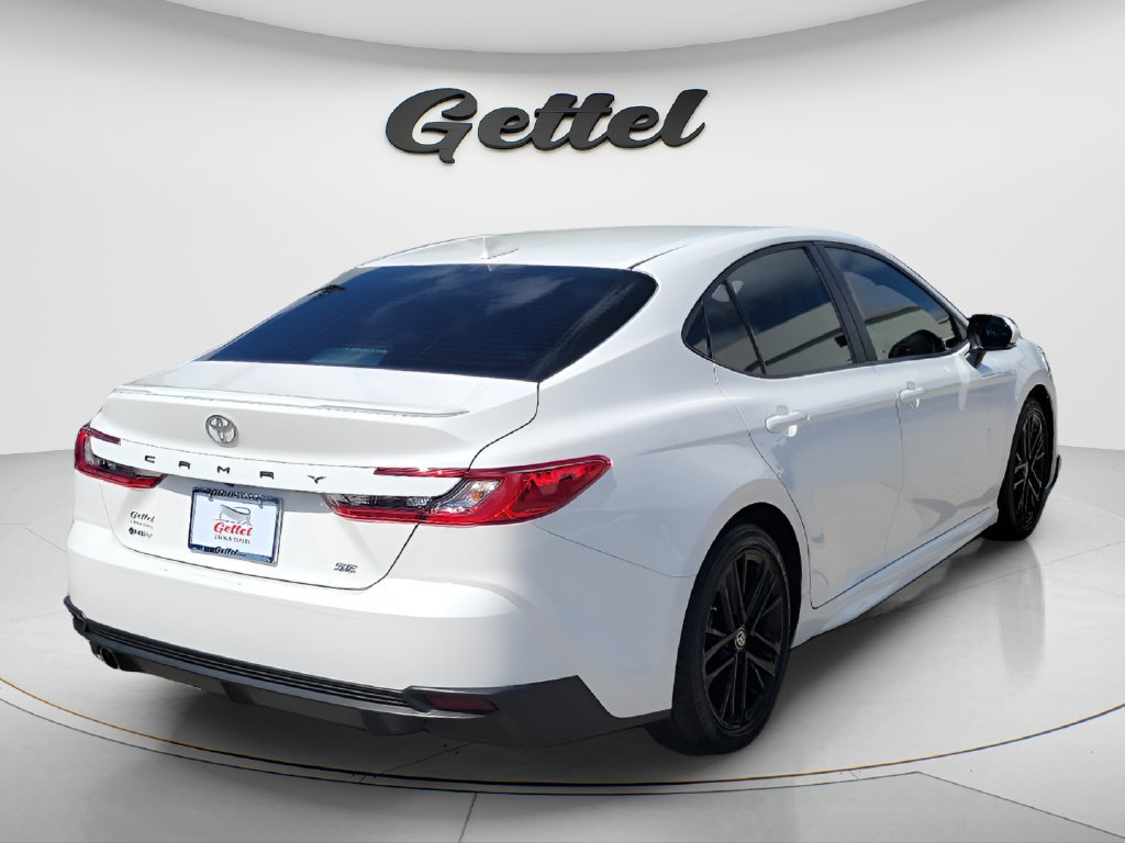 Used 2025 Toyota Camry SE w/ Convenience Package FWD image 5