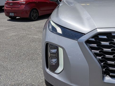 Used 2021 Hyundai Palisade SE FWD image 8
