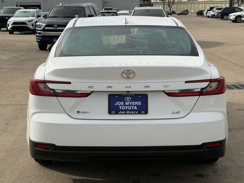 Used 2025 Toyota Camry LE FWD image 8