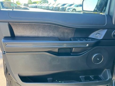 Used 2019 Ford Expedition Limited w/ Special Edition Package AWD/4WD image 23