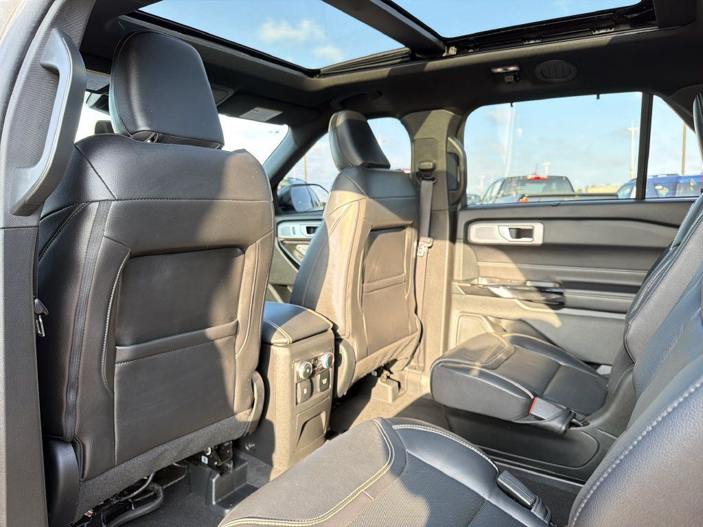 Used 2023 Ford Explorer ST w/ Equipment Group 401A AWD/4WD image 12