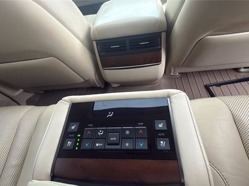 Used 2016 Lexus LX 570 4WD image 25