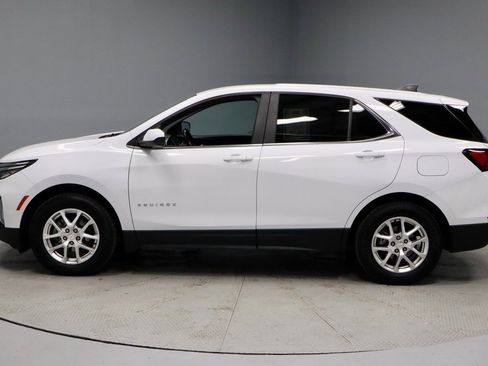 Used 2022 Chevrolet Equinox LT w/ Driver Convenience Package image 9