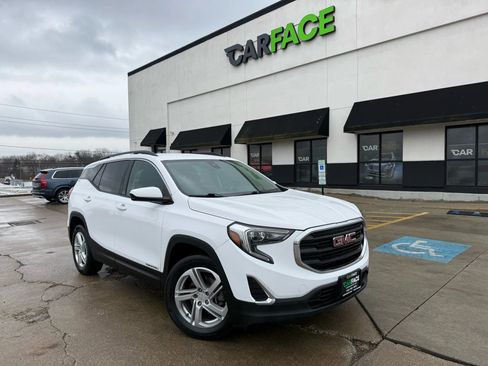 Used 2020 GMC Terrain SLE image 1
