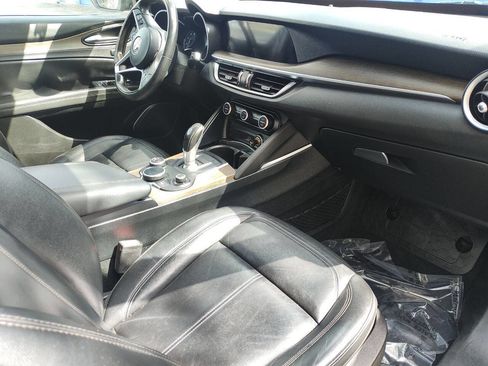 Used 2018 Alfa Romeo Stelvio Ti image 29