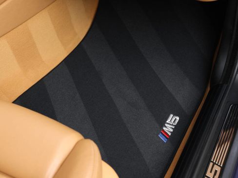 Used 2002 BMW M5 image 90