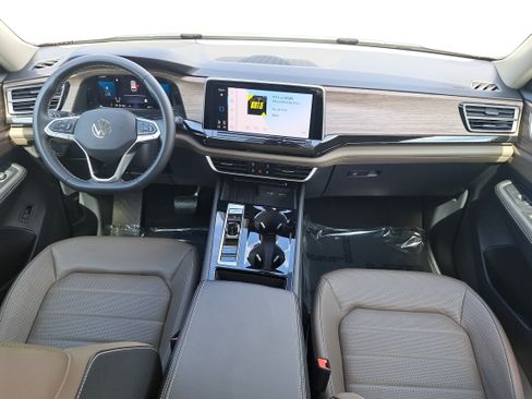 Certified 2026 Volkswagen Atlas SEL AWD/4WD image 9