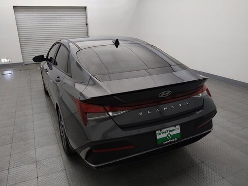 Used 2025 Hyundai Elantra Sport FWD image 6