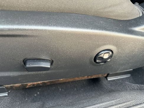 Used 2019 Dodge Challenger R/T w/ Driver Convenience Group image 21