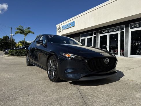 Used 2019 MAZDA MAZDA3 Hatchback w/ Preferred Package image 31