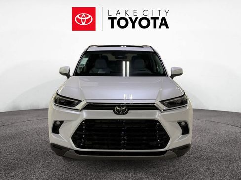 New 2026 Toyota Grand Highlander Platinum image 10