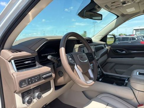Used 2023 GMC Yukon Denali AWD/4WD image 12
