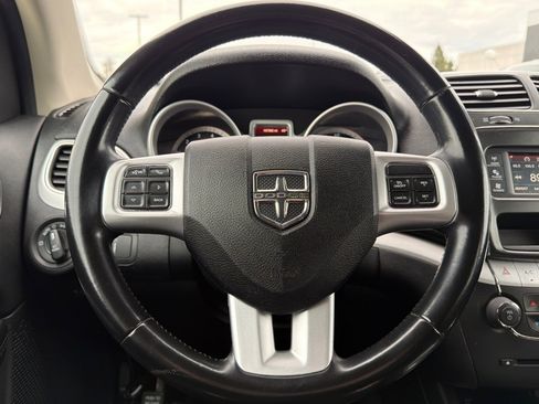 Used 2019 Dodge Journey SE w/ Premium Group image 24