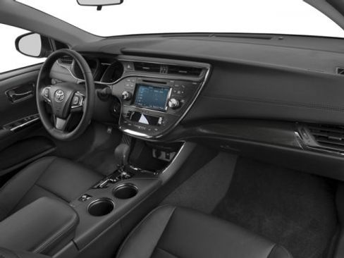 Used 2018 Toyota Avalon XLE image 16