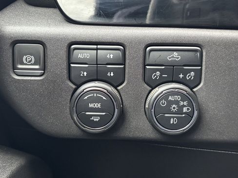 Used 2024 Chevrolet Silverado 1500 LT Trail Boss w/ Protection Package image 4