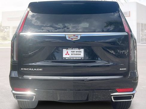 Used 2024 Cadillac Escalade Premium Luxury RWD image 18
