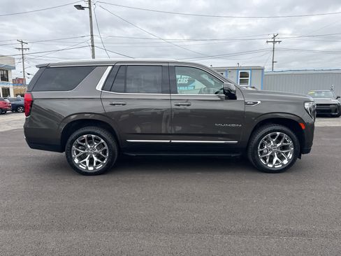 Used 2021 GMC Yukon SLT w/ SLT Premium Package AWD/4WD image 4