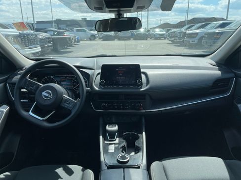 Used 2024 Nissan Rogue S AWD/4WD image 15
