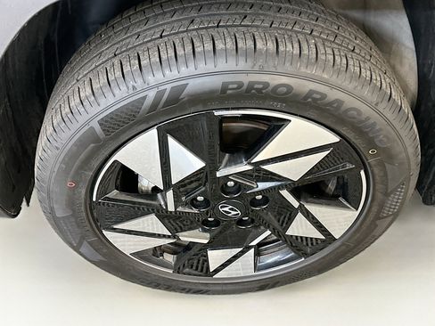 Used 2024 Hyundai Kona SEL image 11