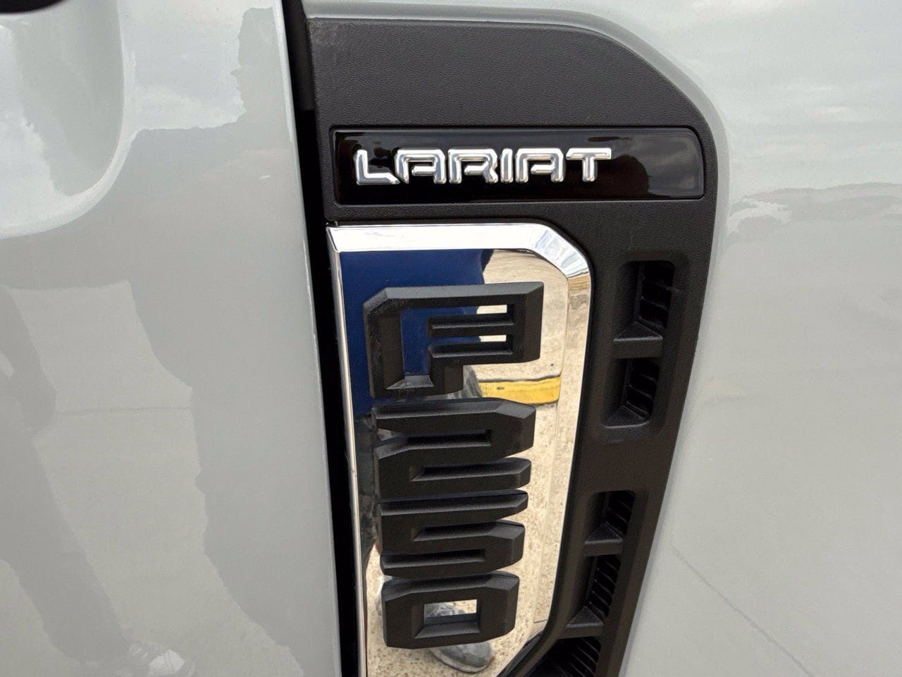Used 2026 Ford F250 Lariat w/ Tremor Off-Road Package AWD/4WD image 16
