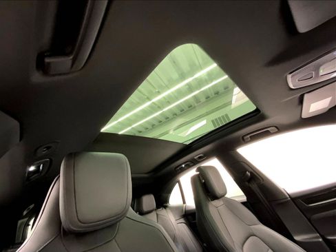 Used 2025 Porsche Macan Electric image 26