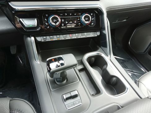 Used 2026 GMC Sierra 1500 Denali AWD/4WD image 21