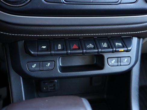 Used 2019 GMC Canyon SLT w/ Driver Alert Package image 25