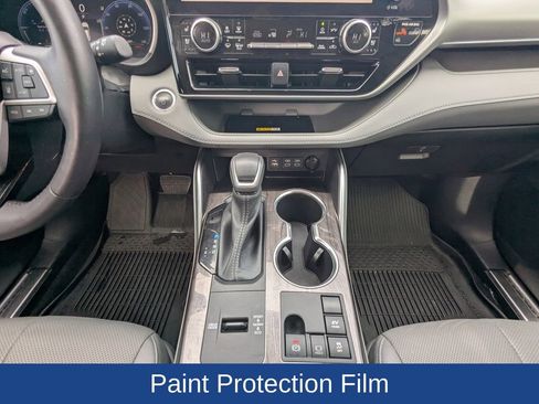 Used 2023 Toyota Highlander Platinum FWD image 24