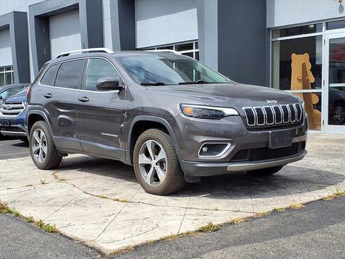 Used 2019 Jeep Cherokee Limited AWD/4WD image 1