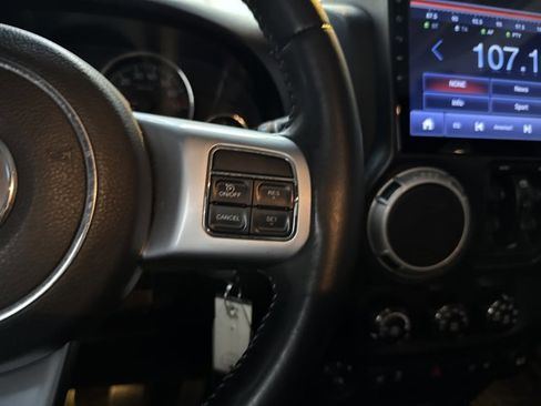 Used 2014 Jeep Wrangler Unlimited Rubicon AWD/4WD image 18