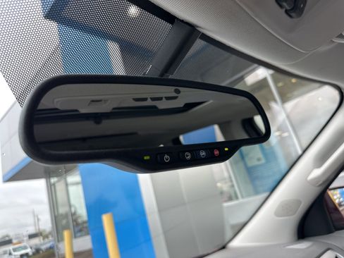 Used 2017 Chevrolet Traverse LT image 38